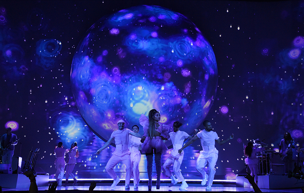 Ariana Grande Sweetener World Tour Disguise