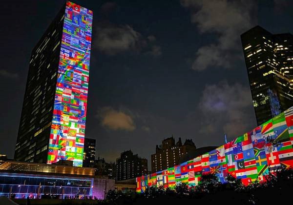 UN “Scoring for Goals” projection mapped display