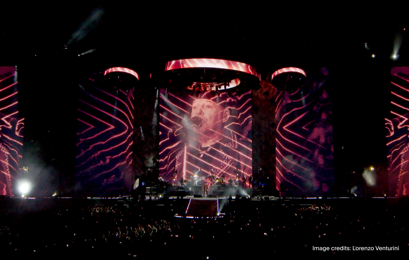 disguise powers real-time effects for Italian rockstar Vasco Rossi's tour