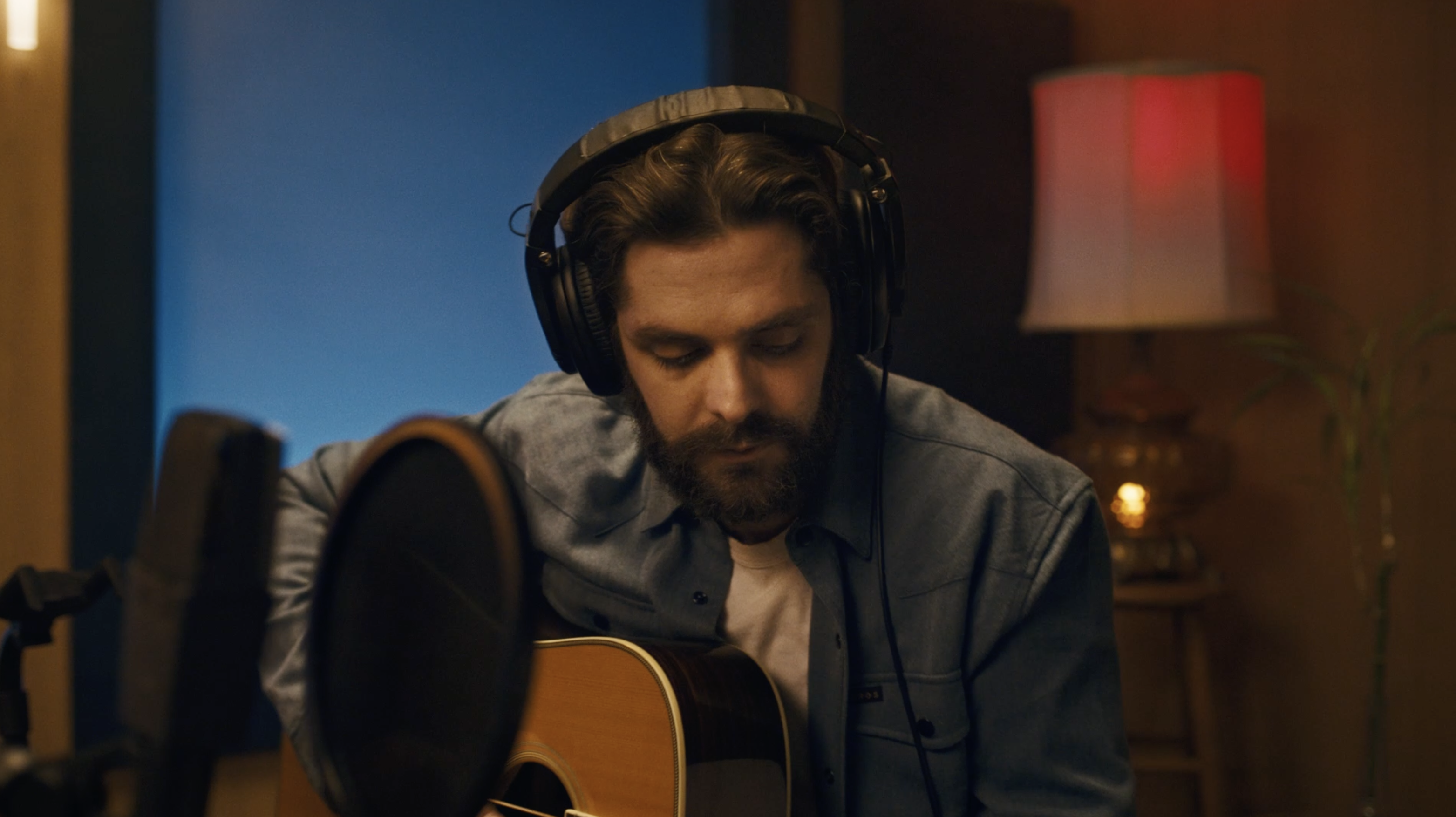 Disguise Services powers Apple Music's Commercial for Thomas Rhett's Radio Show