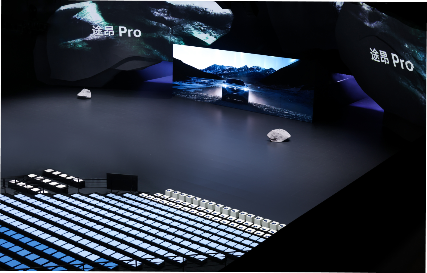 Hero_Volkswagen Teramont Pro_4