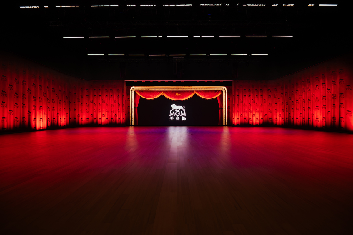 A curtain environment displayed on the LED wall inside MGM’s Fantasy Box, created by Disguise Services.