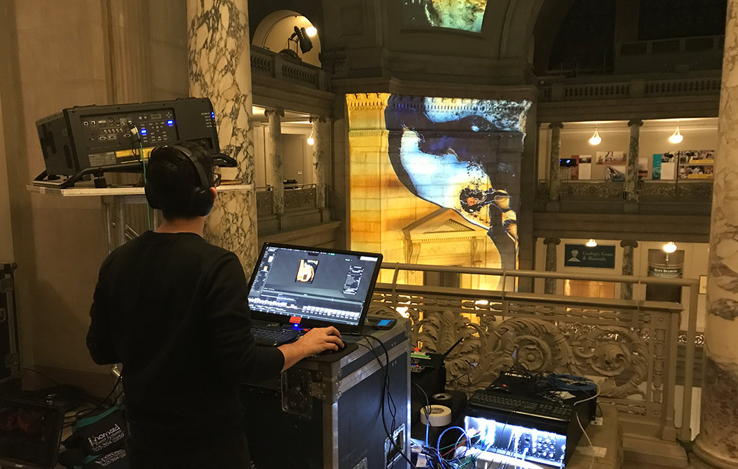 video operator using Designer for projection mapping