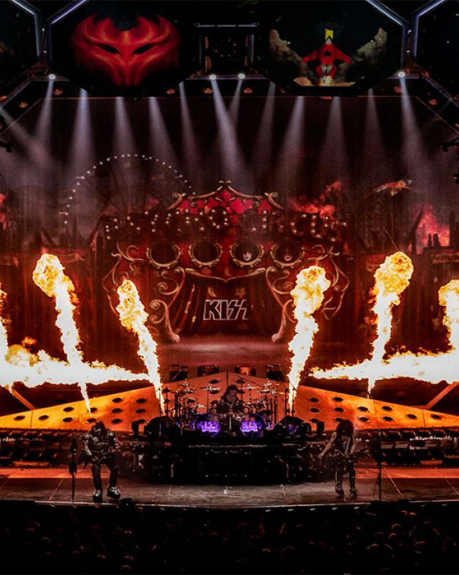 kiss tour end of world