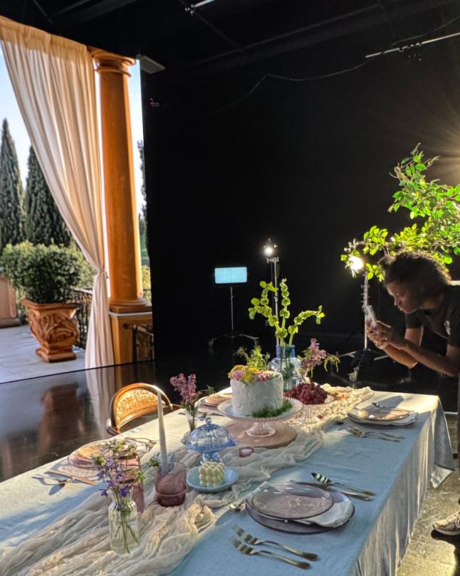 TRG Multimedia has versatile use cases for virtual production - here for example a photo shoot with the stage used as a backdrop 