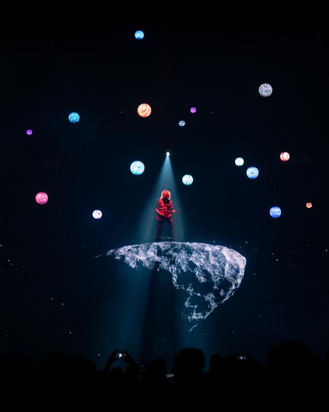  Queen + Adam Lamber