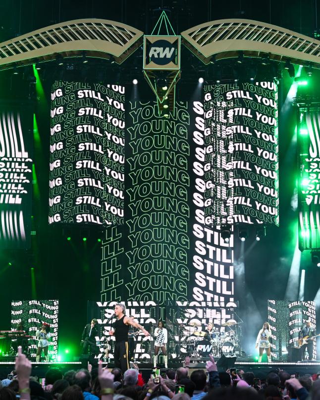 Robbie Williams Disguise Concert 