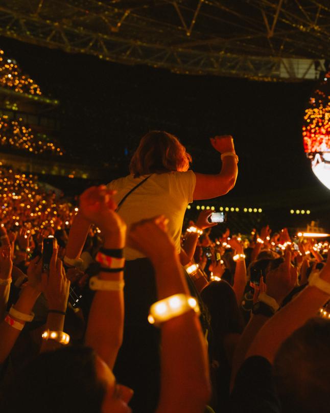 coldplay music of the spheres disguise wembley