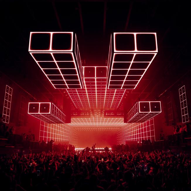 david guetta DJ club experience disguise