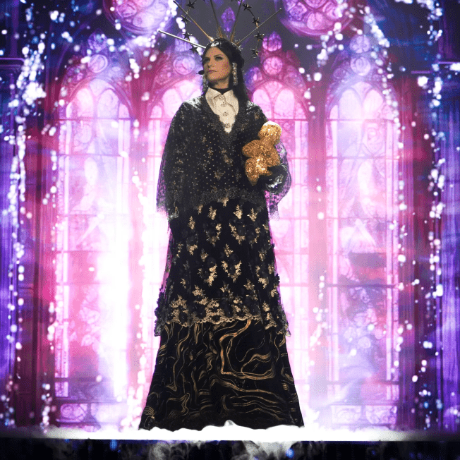 laura pausini disguise gx 3+ notch