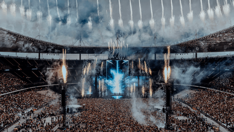 david guetta stade de france monolith show disguise