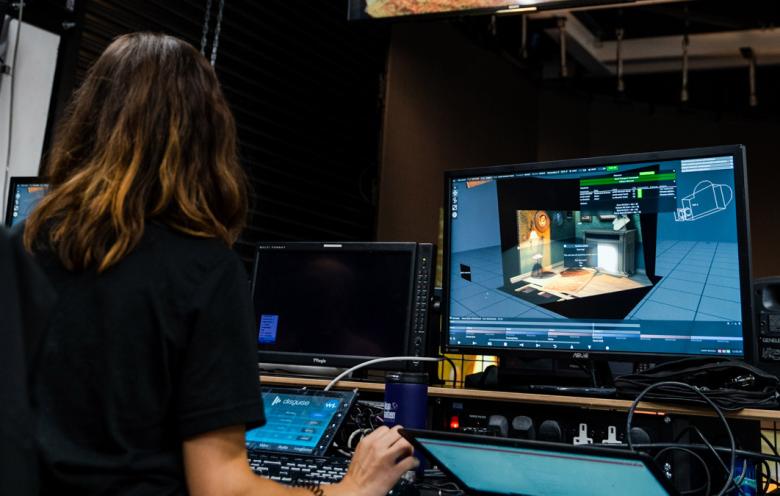 Women managing project in Disguise Designer