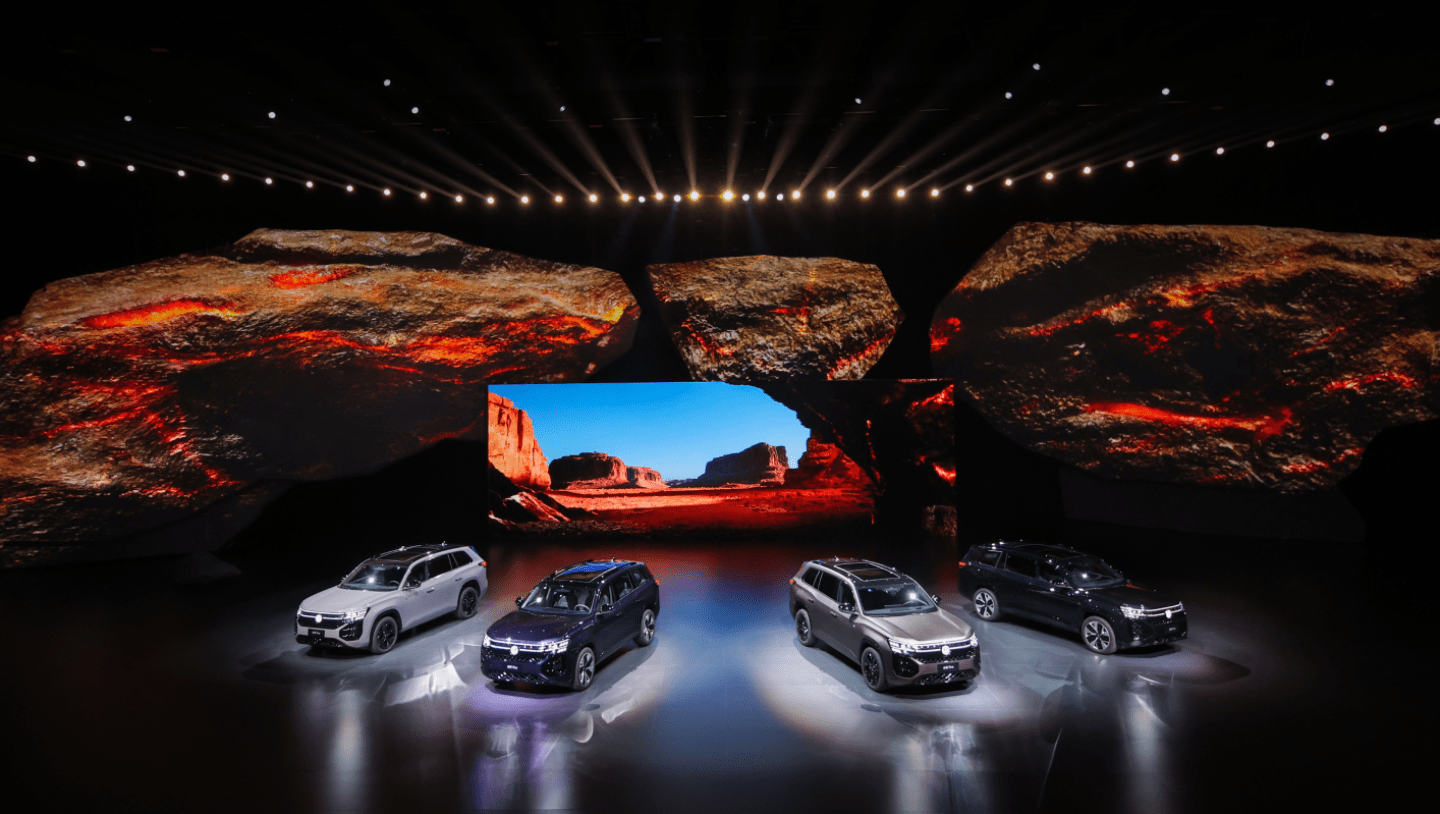 Hero_Volkswagen Teramont Pro_1