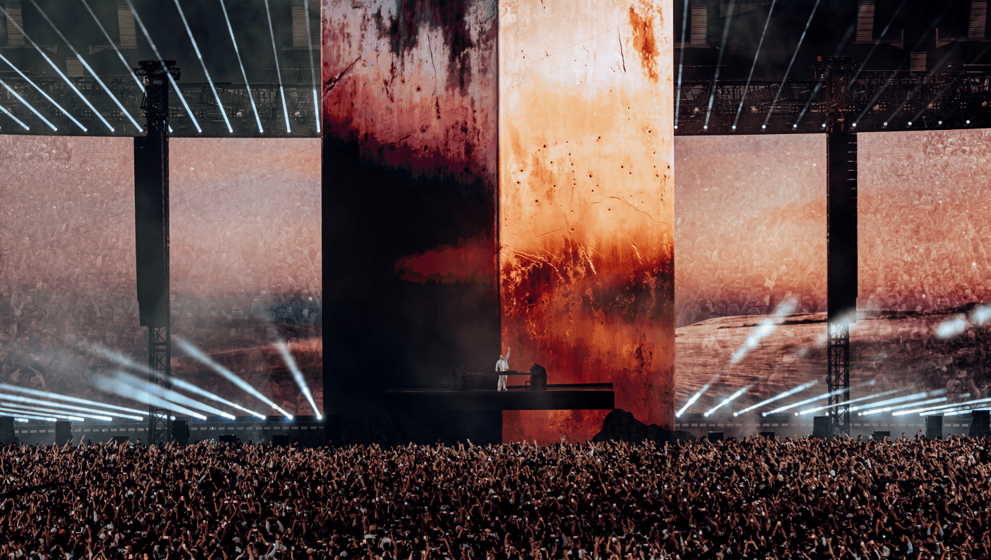 david guetta stade de france monolith show disguise