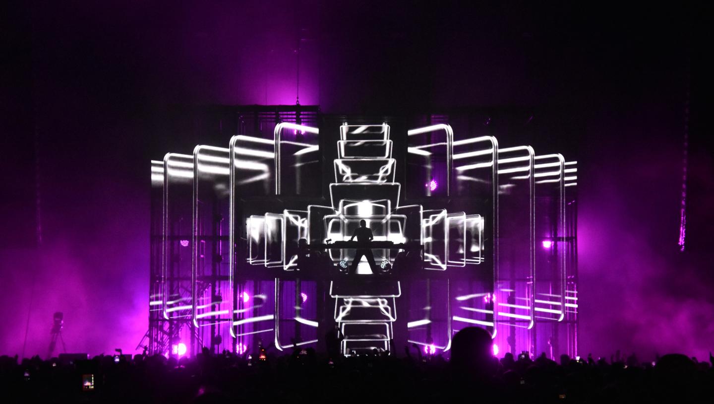 Martin Garrix on X2 and X3 - Disguise Designer X Series 