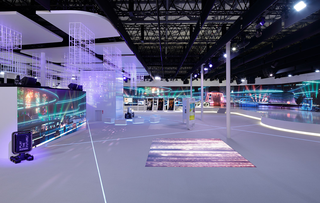 show floor at Tokyo motor show