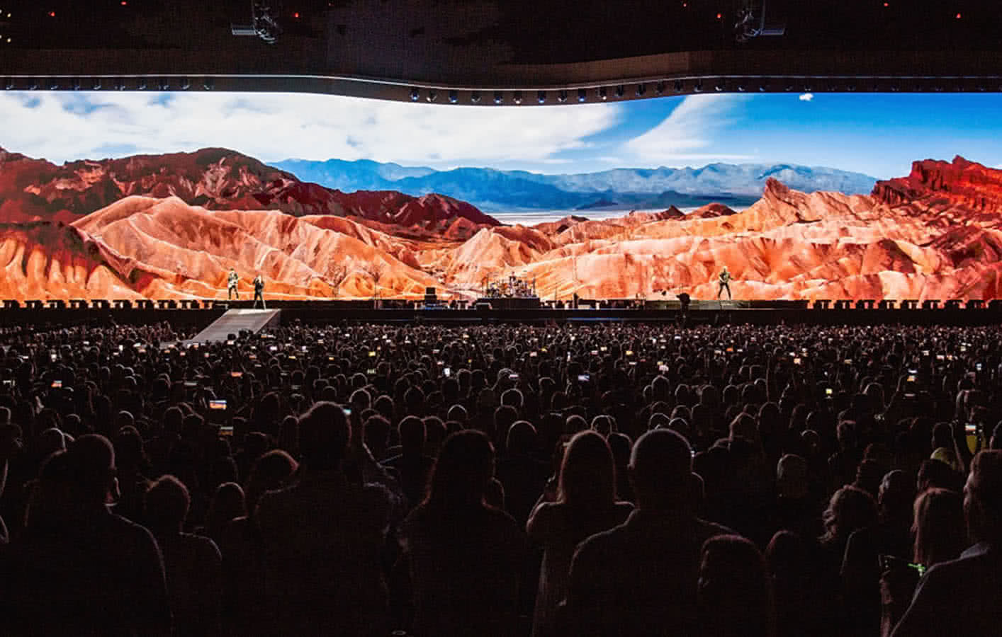 desert environment on led screen as u2 plays live